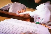 Học sinh Bắc Giang bị cấm quay clip phòng thi?