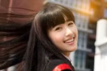 Nữ sinh quá đẹp khiến website trường bị sập