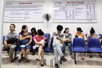 Xem clip ‘ăn bớt’ vắc xin ở TT Y tế dự phòng Hà Nội