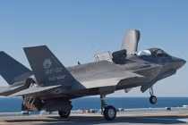 Singapore mua 12 tiêm kích tàng hình F-35? 
