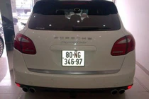 Xe sang biển ngoại giao bị “bán tống bán tháo“