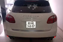 Xe sang biển ngoại giao bị “bán tống bán tháo“