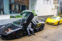 Cặp siêu xe Việt Nam lên báo nước ngoài