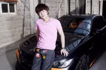 Thiếu gia hiếp dâm tập thể