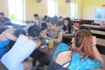 “Chân dài” vị thành niên thác loạn tại M.O.S Club