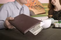 Mãi kiếp FA vì “cưa đôi” tiền xem phim với bạn gái