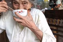 Xúc động câu chuyện “Chén cơm thừa còn lại“