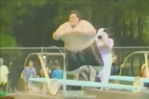 Clip hài: Những cú ngã để đời của người mập