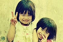 Dân mạng “cãi nhau” vì đề xuất thưởng tiền sinh con gái