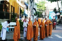 Phật Thích Ca nói về sự bố thí trong các kinh tạng 