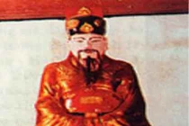 Vị vua nào là người Việt đầu tiên lấy vợ Tây? 