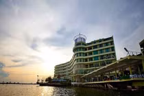 CNN: “Trải nghiệm Hà Nội hoàn hảo với siêu mẫu Hà Anh” 