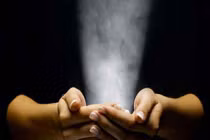 Lý giải thú vị về tài tìm mộ của nhà ngoại cảm 