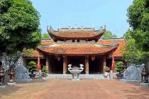 Ly kỳ chuyện mả phát đế vương 