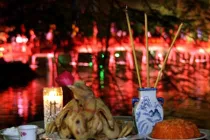 Vì sao cúng Giao thừa ngoài trời?