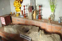 Bí ẩn đá lạ trong ngôi đền cổ Thành nhà Hồ 