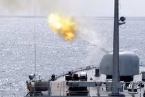 Hạm đội Đông Hải tập đánh chiếm bờ biển