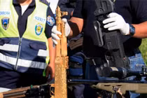 Mục sở thị súng AK-47 mạ vàng, nạm kim cương