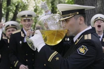 Hải quân Mỹ xử lý “bợm nhậu” 