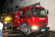 Hỏa hoạn thiêu rụi gần 1.500m2 nhà xưởng lúc rạng sáng