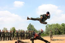 Xem học viên lính trinh sát Việt Nam huấn luyện 