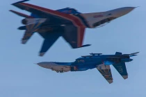 Mục kích “hiệp sĩ” Su-27 nhào lộn ngoạn mục 