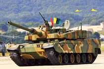 “Săm soi” xe tăng đắt thứ 3 thế giới 