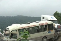 Bình Phước: Lật xe khách, 20 người bị thương nặng