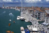 1,7 triệu USD bị cướp chớp nhoáng trên thuyền 