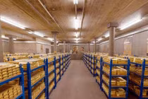 Hình ảnh đáng kinh ngạc kho tiền, hầm vàng trong NH Anh