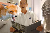 Bị cáo tấn công khi đang... đi vệ sinh 