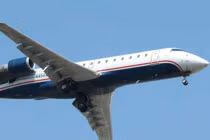 Khiến 2 máy bay hạ cánh khẩn cấp vì thèm thuốc lá