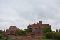 Khám phá lâu đài rộng nhất thế giới