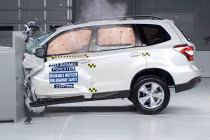 Vừa ra đời, hàng loạt mẫu xe bị “ném đá” tơi tả