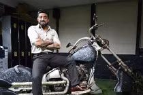 “Soi” từng chi tiết siêu mô tô “độ” vàng đắt nhất TG