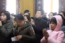 Lễ chùa đầu năm, sợ nhất... “bàn tay ma“