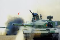 Cận cảnh xe tăng “khủng” nhất Quân đội Trung Quốc 