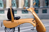 Độc đáo xe máy siêu nhẹ, có thể gập làm đôi