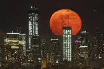 Những sự thật lạ lùng về Siêu trăng