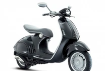 Xôn xao Vespa 946 “siêu khủng” có mặt tại Hà Nội