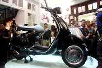 Mổ xẻ “siêu phẩm” Vespa 946, giá 340 triệu đồng ở VN