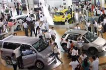 Kịch bản nào cho thị trường ô tô Việt Nam năm 2013?