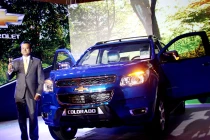 Xế ngốn 2 tỷ đô của GM ra mắt thị trường Việt Nam