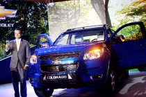 Xế ngốn 2 tỷ đô của GM ra mắt thị trường Việt Nam