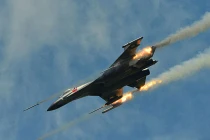 Không quân, Hải quân Trung Quốc đua nhau tập trận