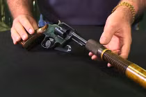 Tận mắt những khẩu súng ngắn kỳ lạ nhất thế giới