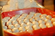 Ngộ độc bánh trôi ngô: 2 người chết, 5 người nguy kịch