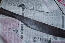 Chú tâm thần đột nhiên chém cháu ruột 8 tuổi 