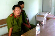 Tạm giữ MC truyền hình giả công an