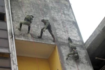 Thăm đội chống khủng bố Đoàn Đặc công Biệt động 1